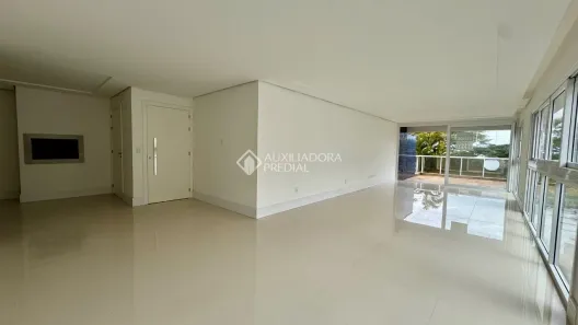 Apartamento com 3 Quartos à venda, 190m² no Vila Assunção, Porto Alegre