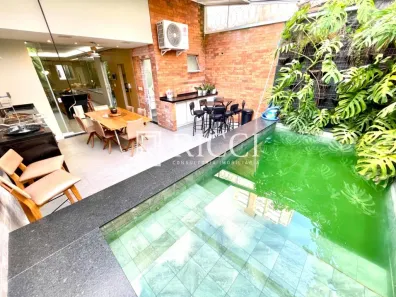 Sobrado com 3 Quartos à venda, 250m² no Campo Grande, Santos
