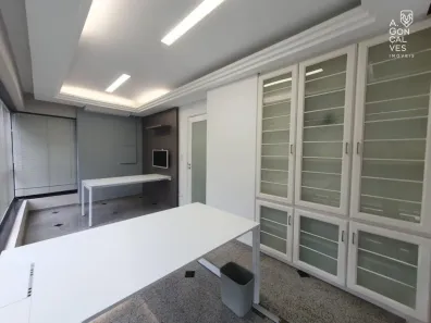 Sala Comercial à venda, 67m² no Centro, Curitiba