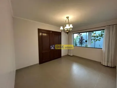 Sobrado com 3 Quartos à venda, 328m² no Pinheirinho, Santo André