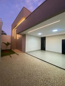 Casa com 3 Quartos à venda, 150m² no Jardim Holanda, Uberlândia