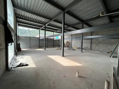 Ponto Comercial para alugar, 440m² no Itaipu, Niterói