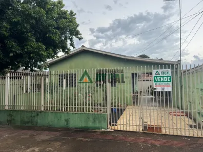Casa com 5 Quartos à venda, 165m² no Parque Residencial Joaquim Toledo Piza, Londrina