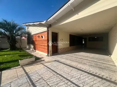 Casa com 3 Quartos para alugar, 351m² no Córrego Grande, Florianópolis