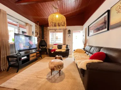 Casa com 3 Quartos à venda, 169m² no Coqueiros, Florianópolis