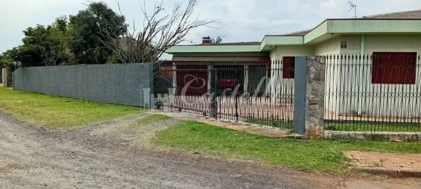Casa com 5 Quartos à venda, 200m² no Uvaranas, Ponta Grossa