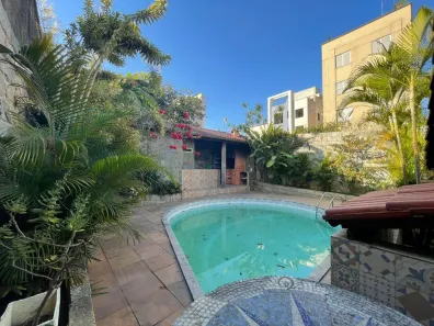 Casa com 4 Quartos à venda, 330m² no Padre Eustáquio, Belo Horizonte