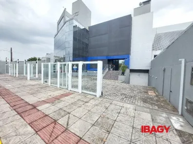 Prédio Comercial para alugar, 1008m² no Estreito, Florianópolis