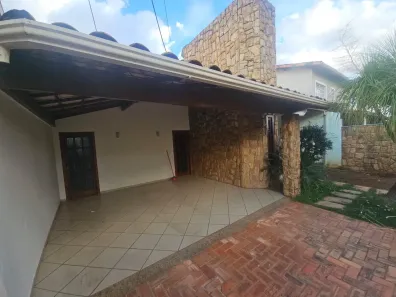 Casa com 3 Quartos para alugar, 200m² no Nossa Senhora do Carmo, Sete Lagoas