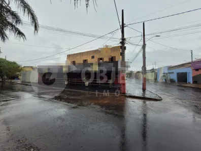 Ponto Comercial com 3 Quartos à venda, 359m² no São Jorge, Uberlândia