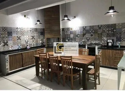 Sobrado com 3 Quartos à venda, 190m² no Loteamento Villa Branca, Jacareí