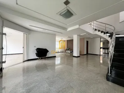 Sobrado com 5 Quartos à venda, 307m² no Jardins Madri, Goiânia