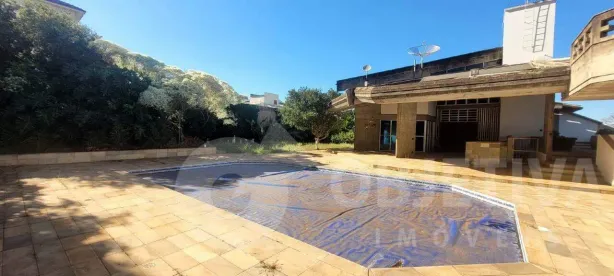 Casa com 5 Quartos para alugar, 1300m² no Lídice, Uberlândia