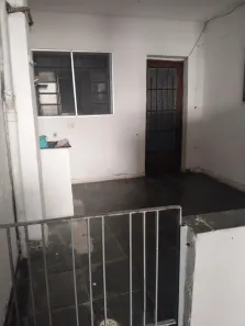 Casa com 1 Quarto para alugar, 35m² no Cidade Domitila, São Paulo