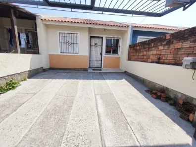 Casa com 2 Quartos à venda, 44m² no Jardim Betânia, Cachoeirinha