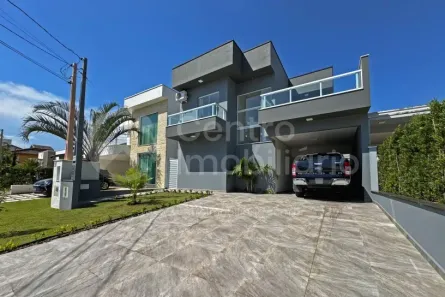 Casa de Condomínio com 4 Quartos à venda, 210m² no Jardim Tres Marias, Peruíbe