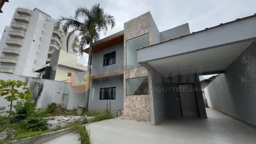 Sobrado com 4 Quartos à venda, 220m² no Jardim Primavera, Caraguatatuba