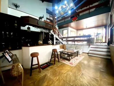 Casa com 5 Quartos para alugar, 519m² no Cristal, Porto Alegre