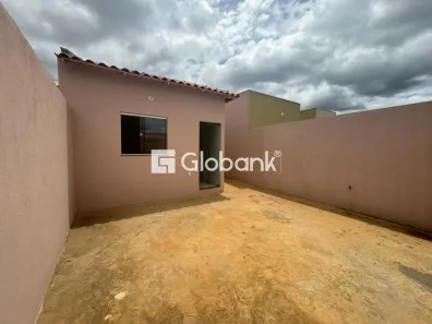 Casa com 2 Quartos à venda, 180m² no Santo Inácio, Montes Claros