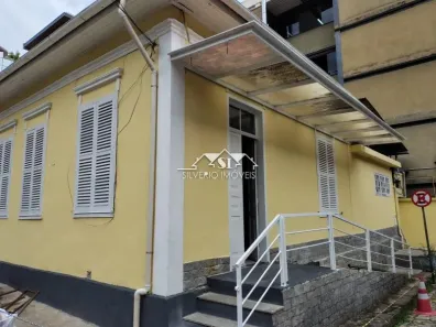 Casa com 2 Quartos para alugar, 140m² no Centro, Petrópolis