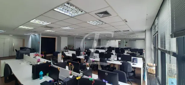 Sala Comercial para alugar, 324m² no Vila Olímpia, São Paulo