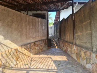 Casa com 3 Quartos para alugar, 69m² no Santa Amélia, Belo Horizonte