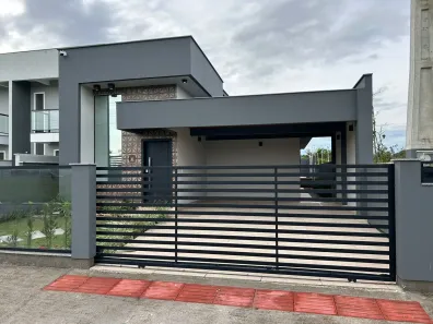 Casa com 3 Quartos à venda, 135m² no Sertão do Maruim, São José