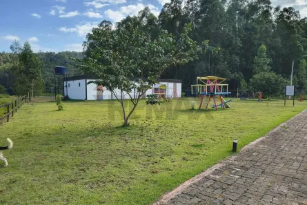 Lote/Terreno à venda, 499m² no Centro, Bicas