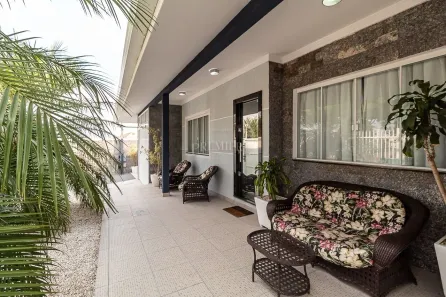 Casa com 4 Quartos para alugar, 158m² no Lindóia, Curitiba