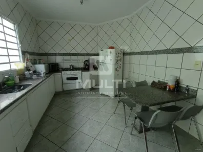Casa com 4 Quartos à venda, 330m² no Cidade Jardim, Uberlândia