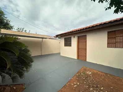 Casa com 2 Quartos à venda, 108m² no Loteamento Parque das Rosas, Rondonópolis