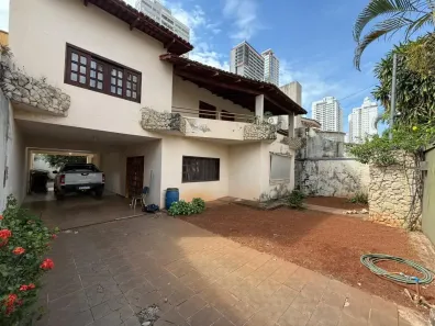 Sobrado com 5 Quartos à venda, 320m² no Nova Suiça, Goiânia