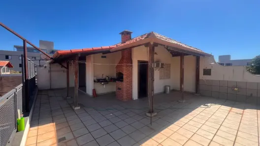 Casa com 5 Quartos para alugar, 253m² no Esplanada, Belo Horizonte