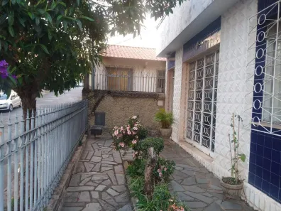 Casa com 4 Quartos à venda, 218m² no Santa Efigênia, Belo Horizonte