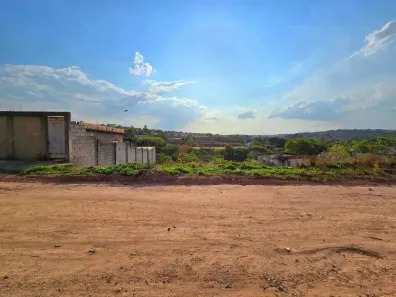 Lote/Terreno à venda, 240m² no Santo André, Divinópolis