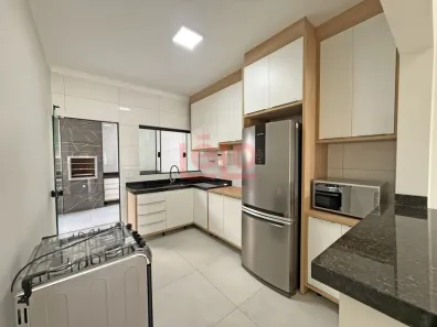 Casa com 3 Quartos para alugar, 105m² no Jardim Monte Rei, Maringá