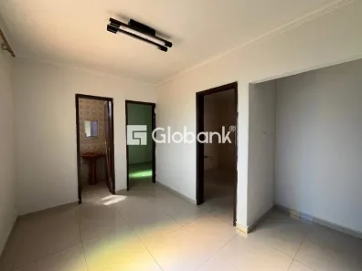 Apartamento com 2 Quartos para alugar, 60m² no Centro, Montes Claros