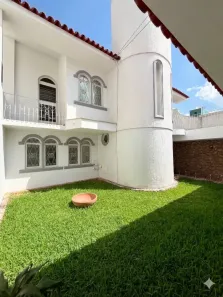 Casa com 5 Quartos para alugar, 500m² no Nova Suiça, Goiânia