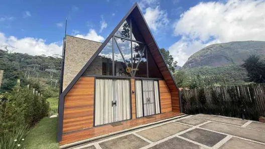 Casa de Condomínio com 3 Quartos à venda, 140m² no Fazenda Alpina, Teresópolis