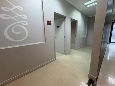 Consultório com 6 Quartos para alugar, 300m² no Indianópolis, São Paulo