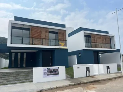 Casa com 3 Quartos à venda, 180m² no Rio Tavares, Florianópolis