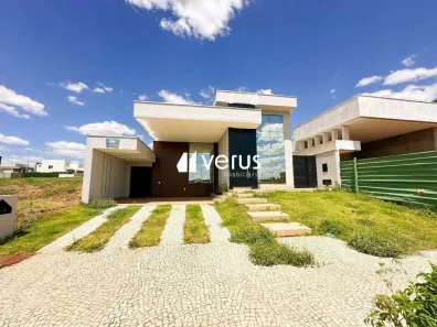 Casa de Condomínio com 3 Quartos à venda, 215m² no Gávea, Uberlândia