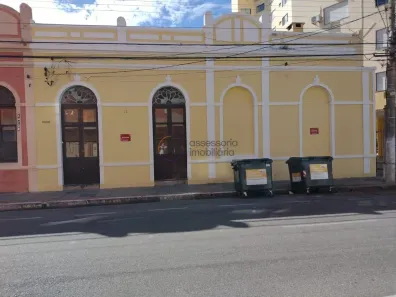 Imóvel Comercial com 10 Quartos para alugar, 235m² no Centro, Pelotas