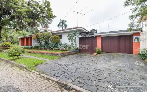 Casa com 4 Quartos à venda, 252m² no Jardim Lindóia, Porto Alegre