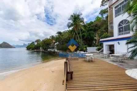 Casa com 4 Quartos para alugar, 450m² no São Francisco, Niterói