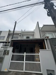 Sobrado com 2 Quartos à venda, 77m² no Itacolomi, Balneário Piçarras