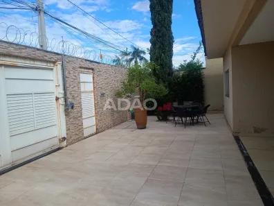 Casa com 3 Quartos à venda, 220m² no Jardim América, Goiânia