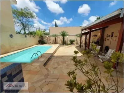 Casa com 3 Quartos à venda, 178m² no Vila Nogueira, Campinas
