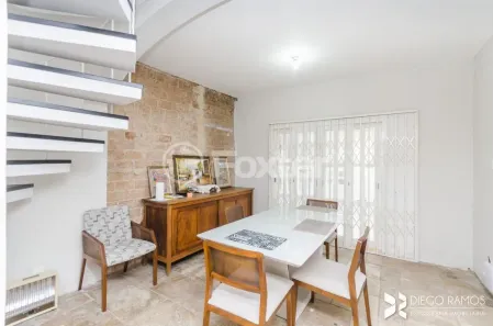 Casa com 4 Quartos à venda, 224m² no Três Figueiras, Porto Alegre