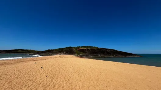 Lote/Terreno à venda, 837m² no Setiba, Guarapari